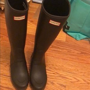 Hunter Brown Rainboots Size 6